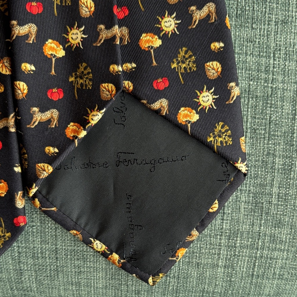 Salvadore Ferragamo Men's 100% silk jungle sun leopard animal tie black EUC work - Picture 6 of 8
